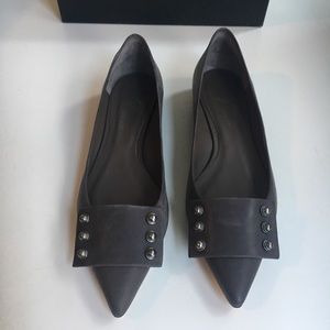 Unworn Delman pointy toe flat